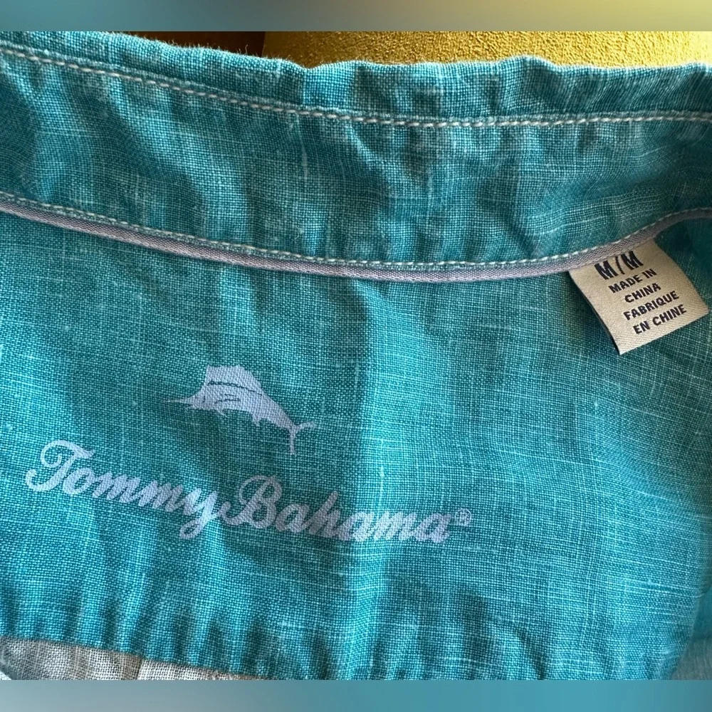 Tommy Bahama Linen Sky Blue Button-Up Lightweight Button Shirt. Women’s Medium. - Picture 3 of 6